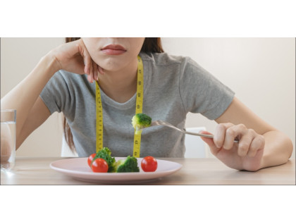 Yemə Pozuntuları Nədir? – Simptomlar, Növlər və Psixoloji Təsirləri