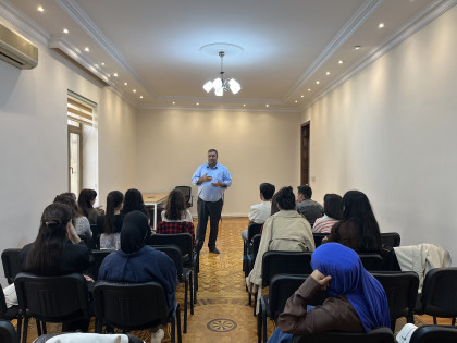 “Gəlin danışaq” – Humel Psixologiya Mərkəzində İlk Açıq Danışıq Klubu Uğurla Baş Tutdu!